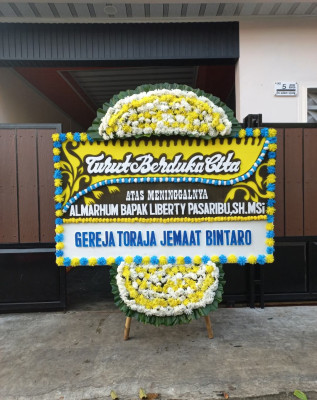 Papan Bunga Duka di Mentarang Hulu