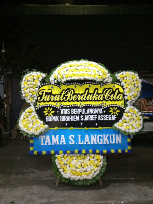Papan Bunga Duka di Mentarang Hulu